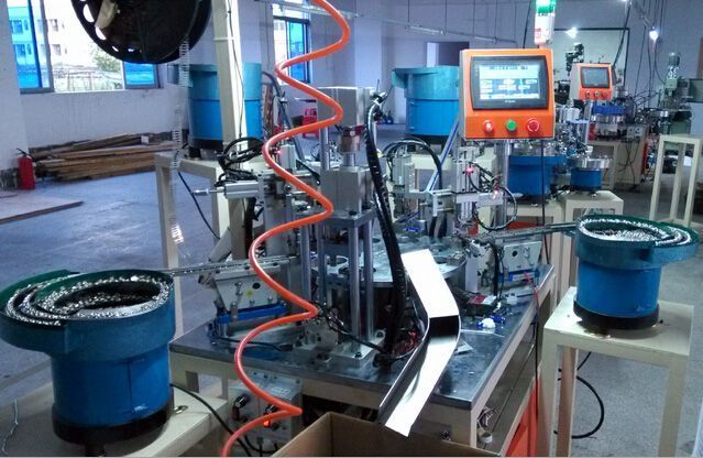 钮扣自动组装机